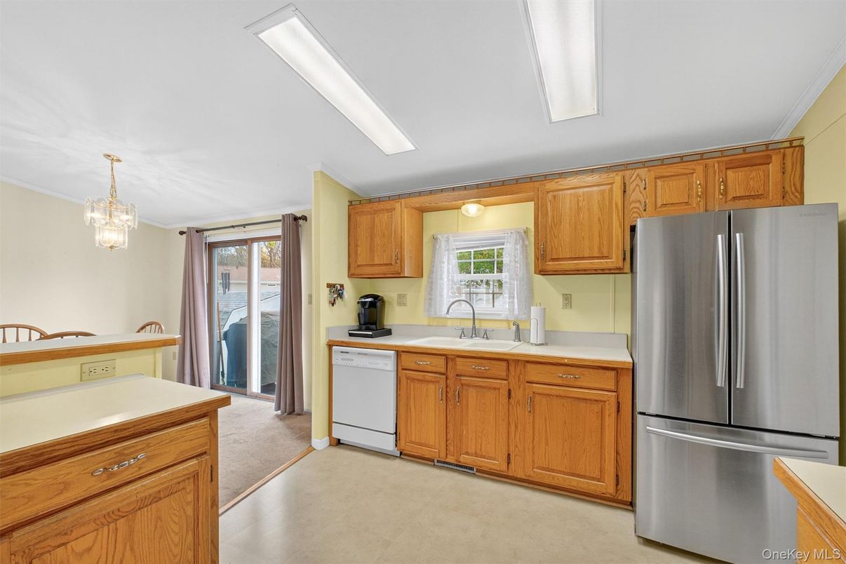 Chandelier, Interior, Kitchen