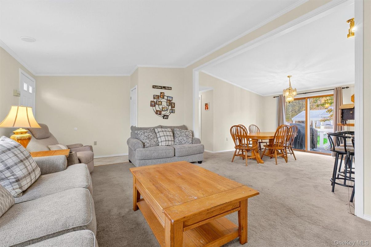 Dining room, Interior, Living room, Pendant Lights