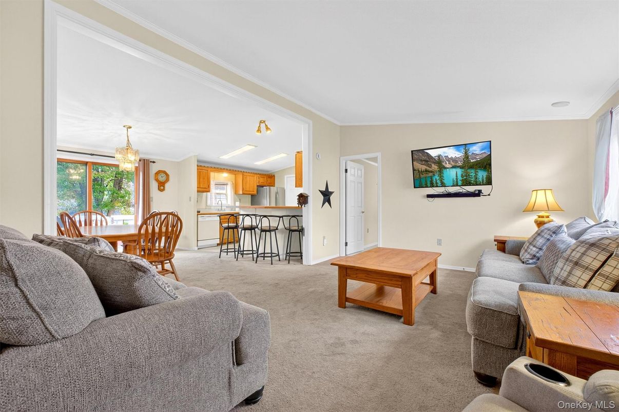 Chandelier, Dining room, Interior, Kitchen, Living room, Pendant Lights