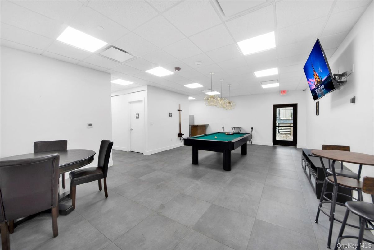 Billiard Table, Dining room, Game Room, Interior, Pendant Lights, Recessed Lighting