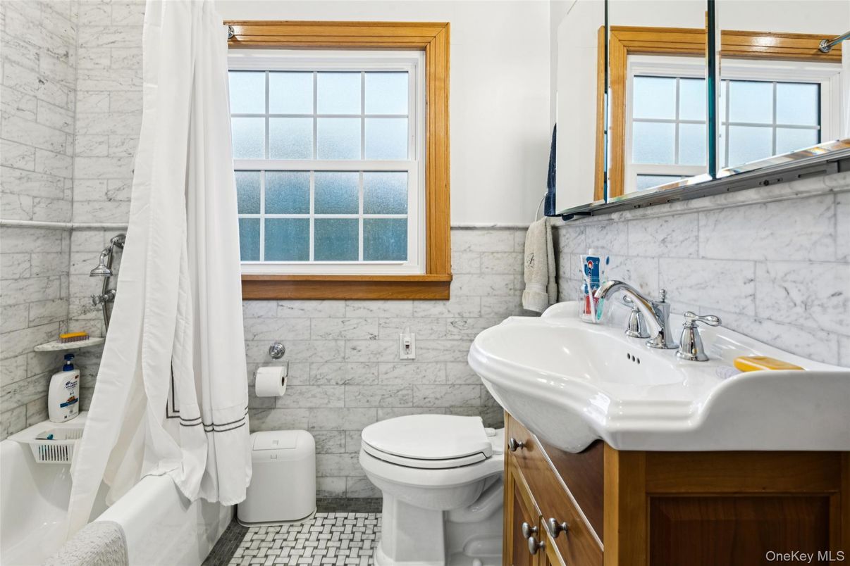 Bathroom, Interior, Marble Walls, Water