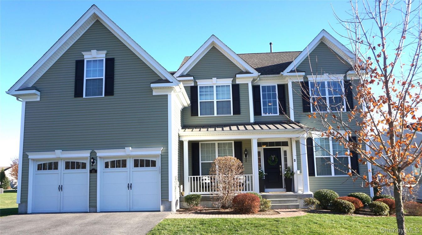 Attached, Exterior, Facade, American Craftsman