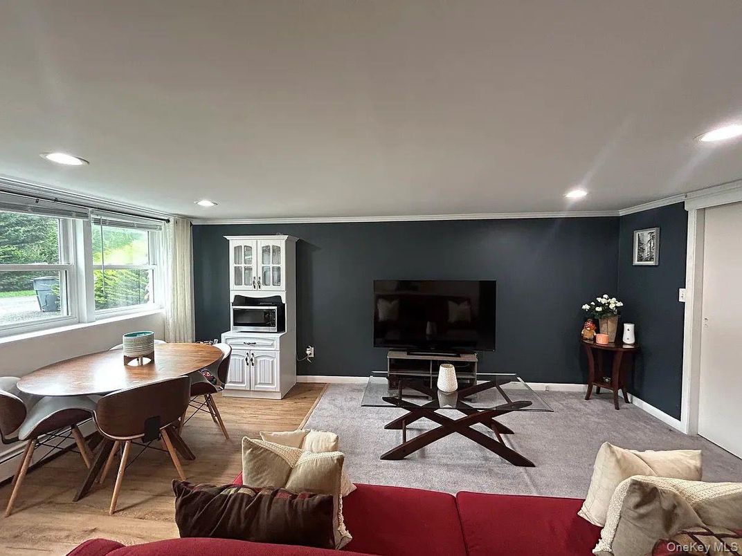 Dining room, Interior, Living room, Recessed Lighting, Wood Texture Flooring