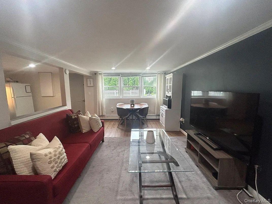 Dining room, Interior, Living room, Recessed Lighting, Wood Texture Flooring