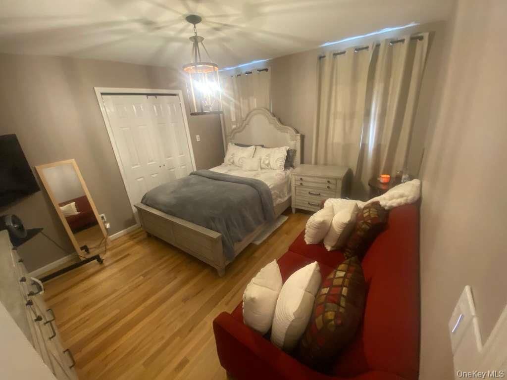 Bedroom, Interior, Pendant Lights, Wood Texture Flooring