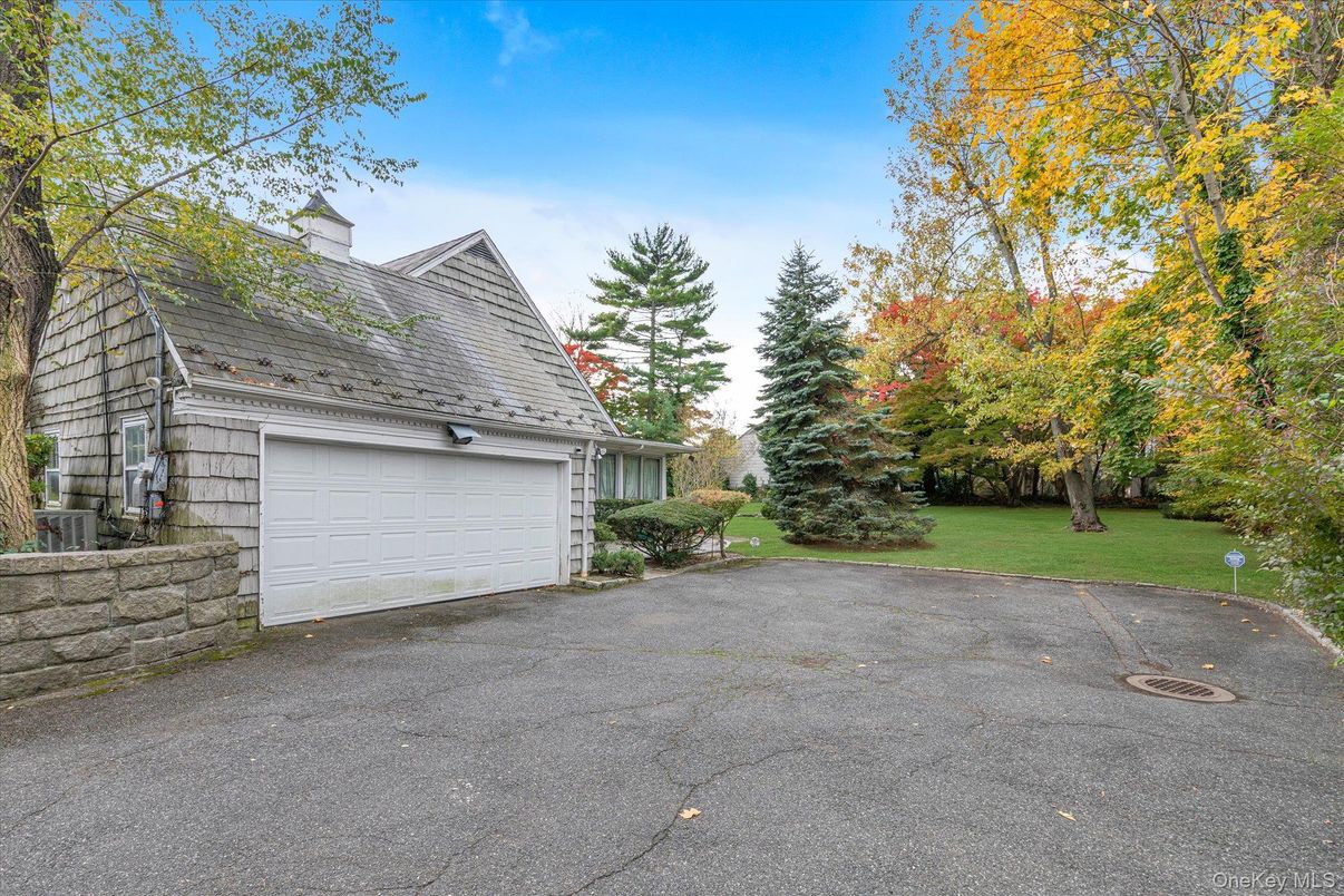 Detached Garage, Exterior