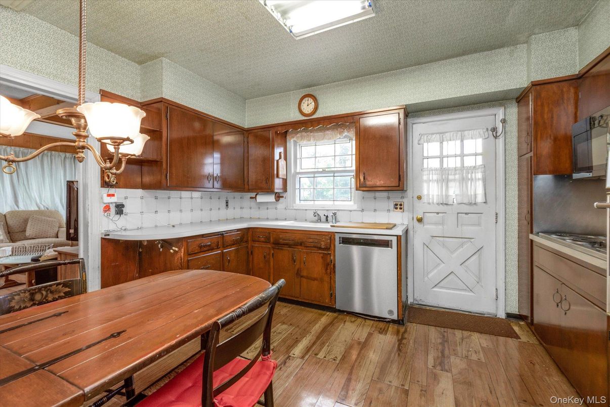 Chandelier, Interior, Kitchen, Stainless Steel Appliances, Wood Texture Flooring