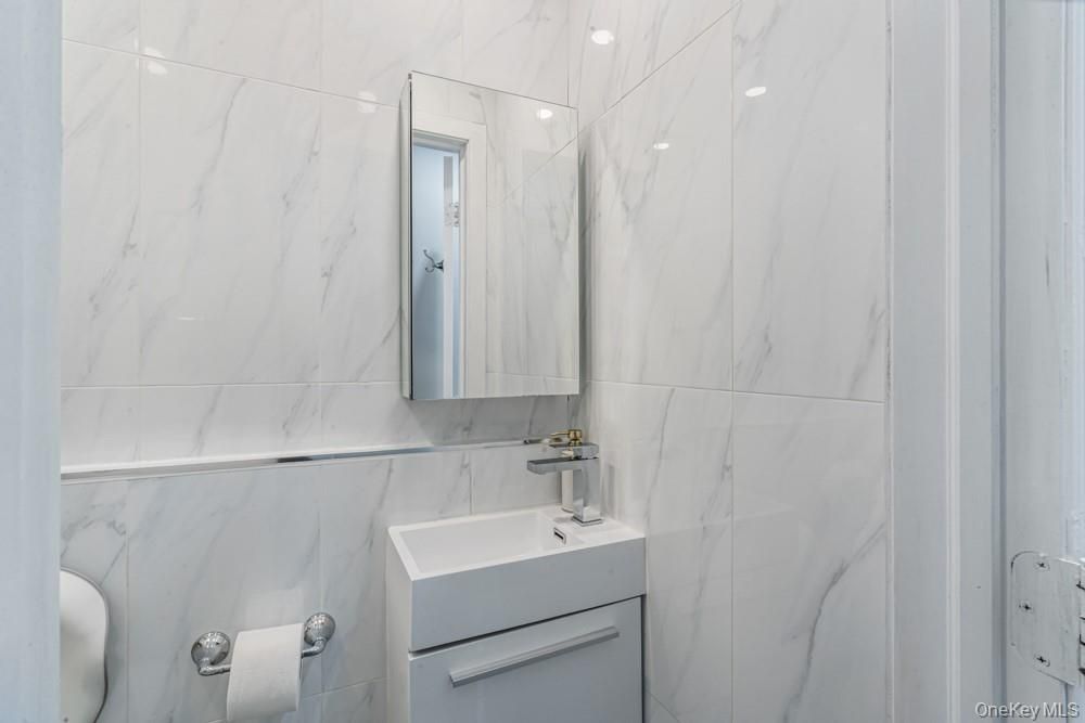 Bathroom, Interior, Marble Walls