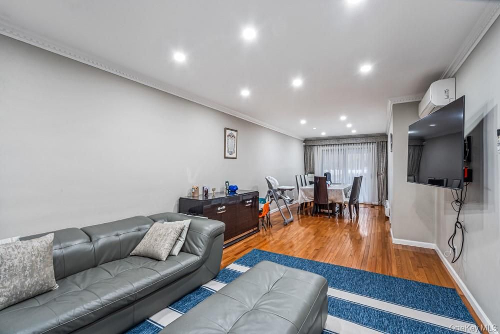 Dining room, Interior, Living room, Recessed Lighting, Wood Texture Flooring