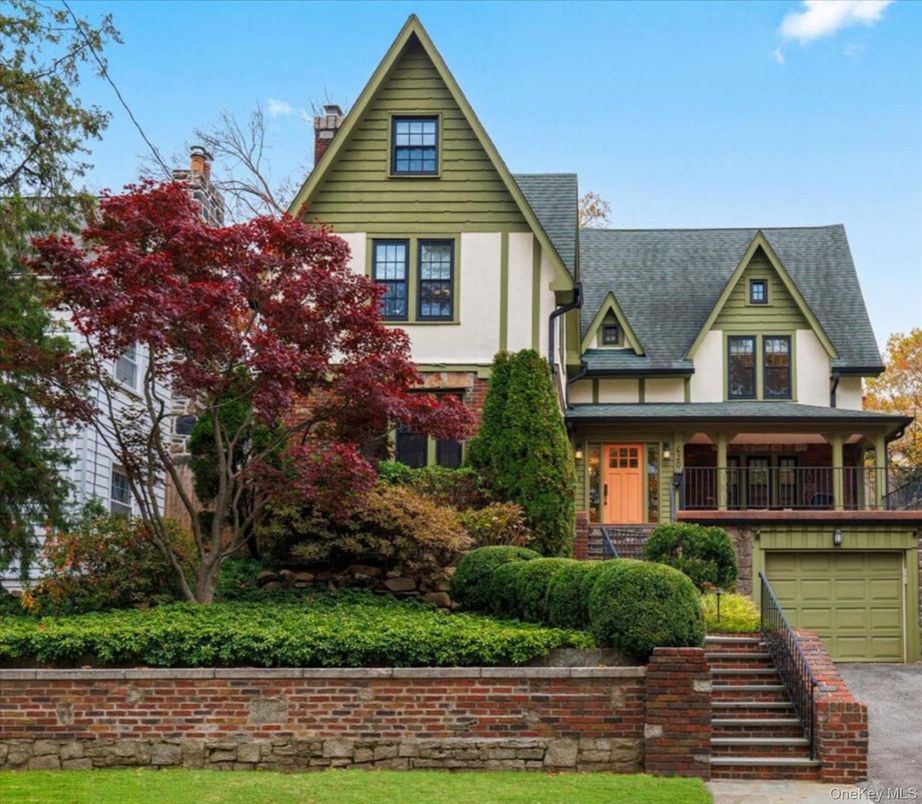 Attached, Exterior, Facade, Tudor Revival