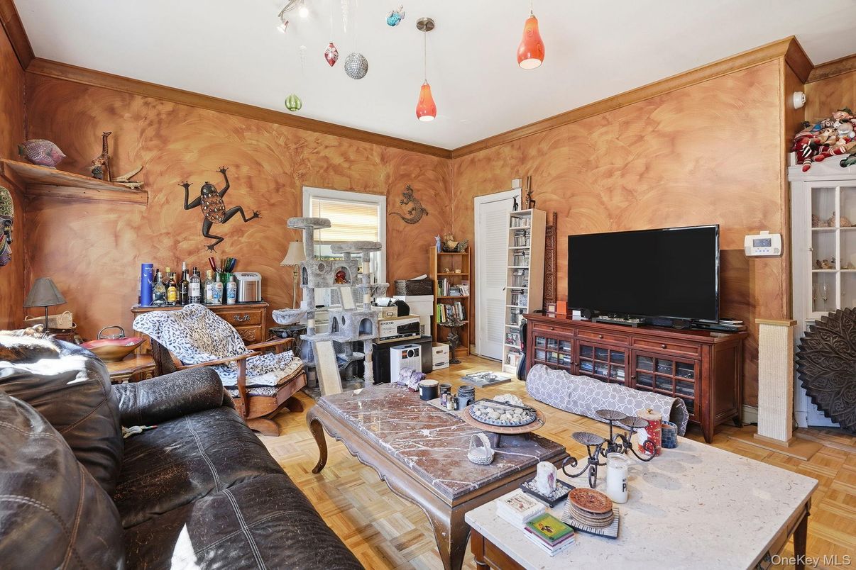 Interior, Living room, Pendant Lights, Wood Texture Flooring