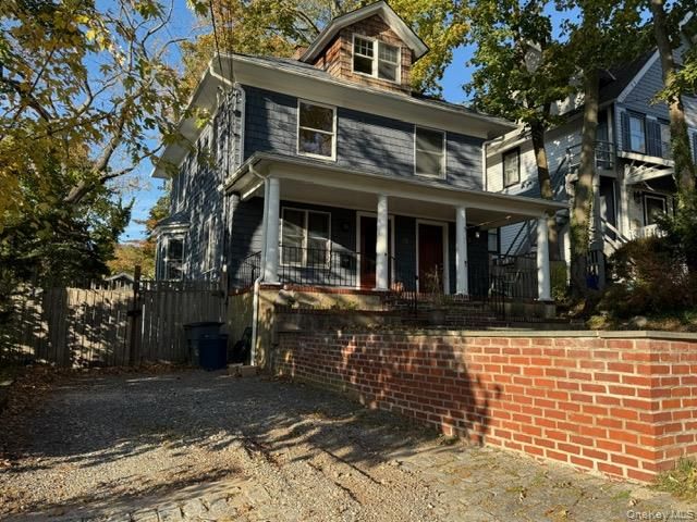 Exterior, Facade, American Foursquare