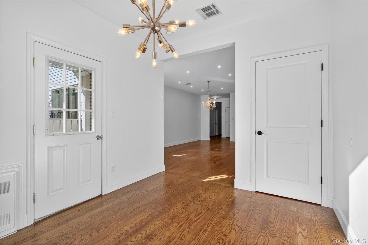 Empty room, Interior, Pendant Lights, Recessed Lighting, Wood Texture Flooring