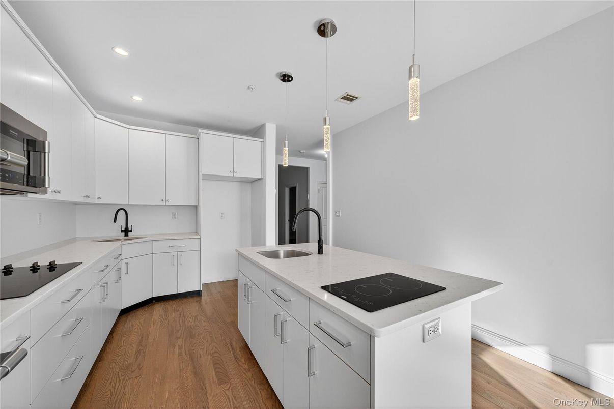 Interior, Kitchen, Pendant Lights, Recessed Lighting, Wood Texture Flooring
