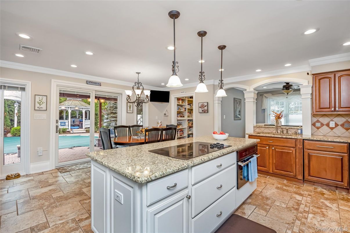 Chandelier, Dining room, Interior, Kitchen, Pendant Lights, Recessed Lighting