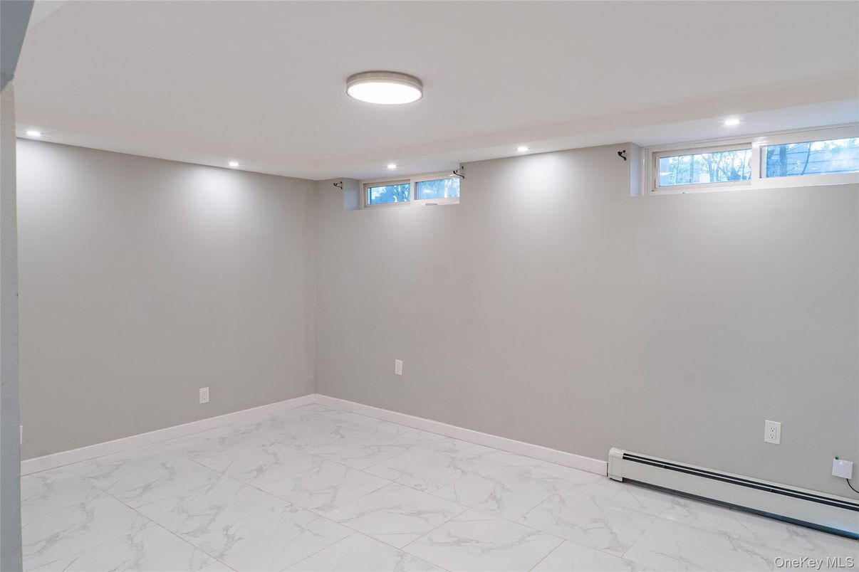 Empty room, Interior, Marble, Recessed Lighting