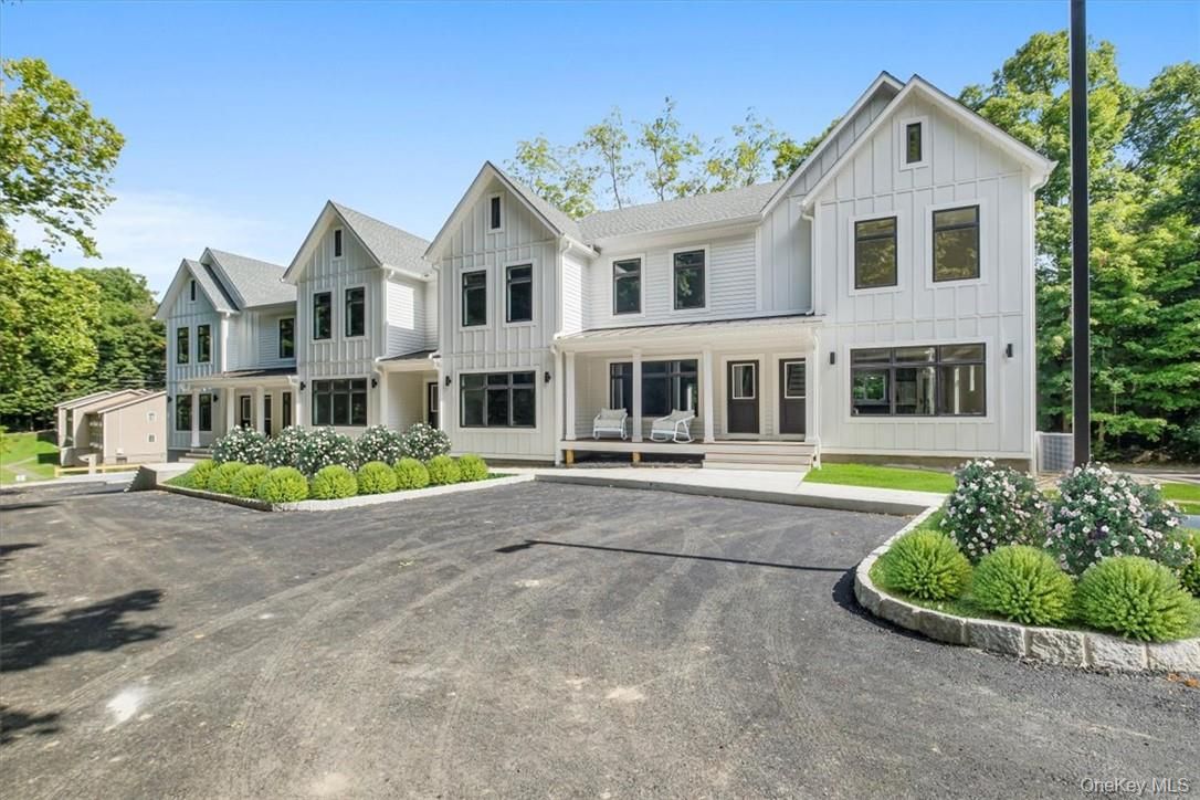 Exterior, Facade, Farmhouse