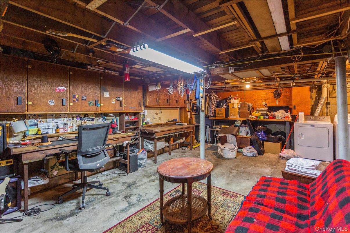 Home Office, Interior, Washer, Wooden Beams