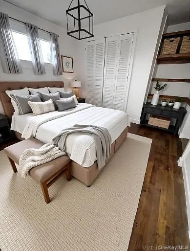 Bedroom, Interior, Pendant Lights, Wood Texture Flooring