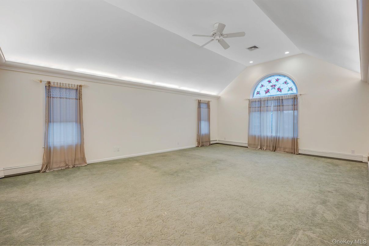 Empty room, Interior, Recessed Lighting