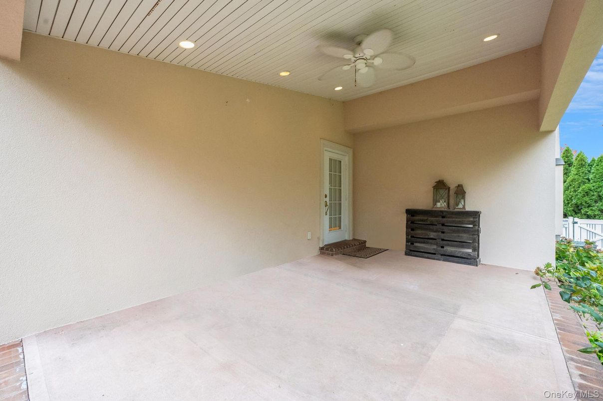 Exterior, Recessed Lighting