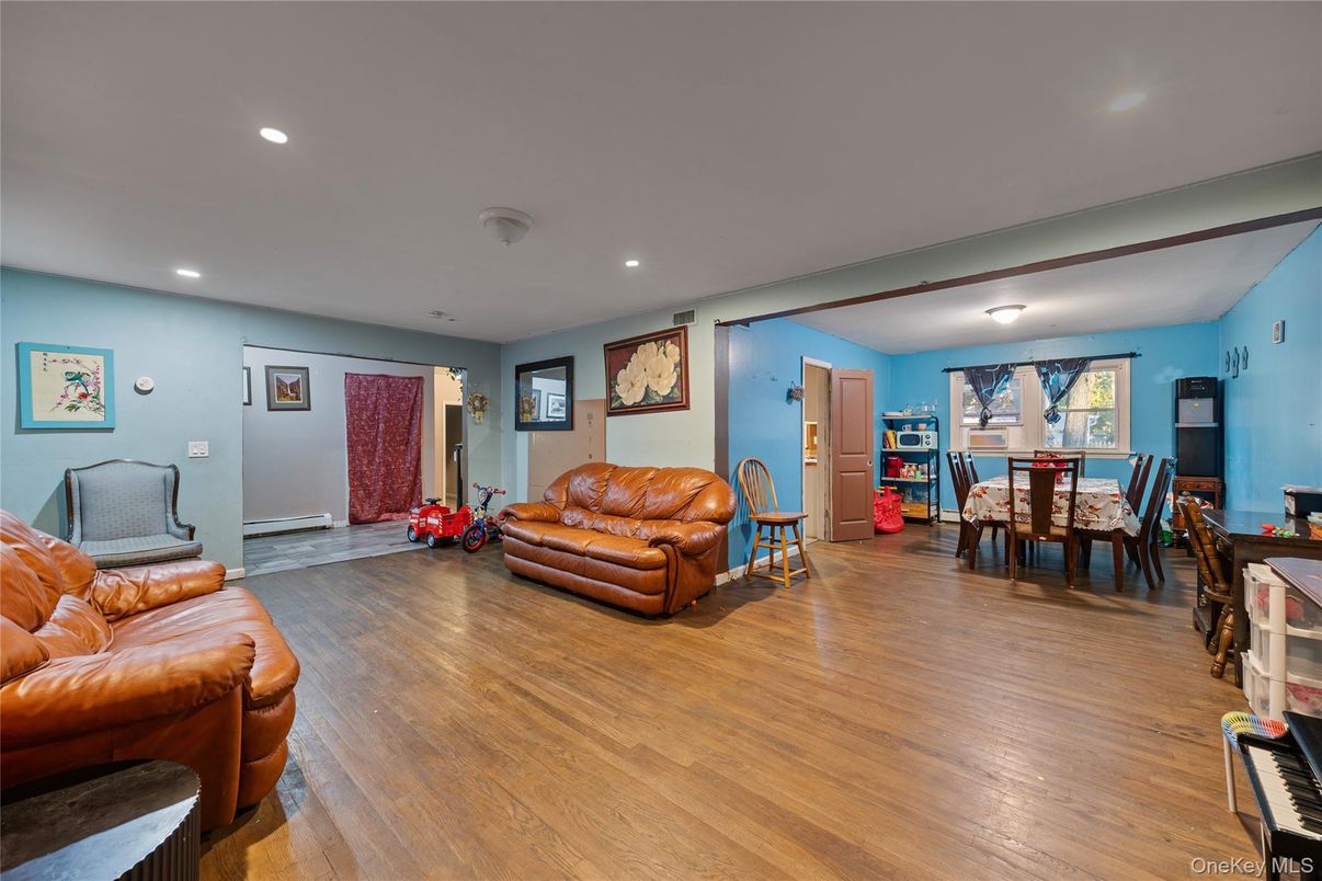 Dining room, Interior, Recessed Lighting, Wood Texture Flooring