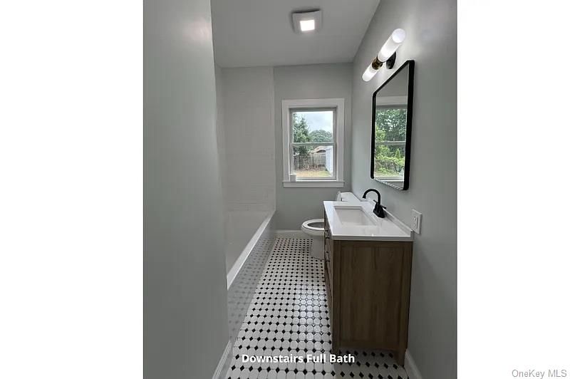 Bathroom, Interior, Recessed Lighting