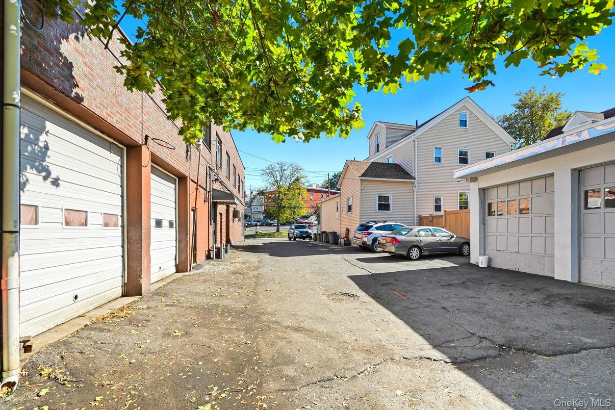 Detached Garage, Exterior