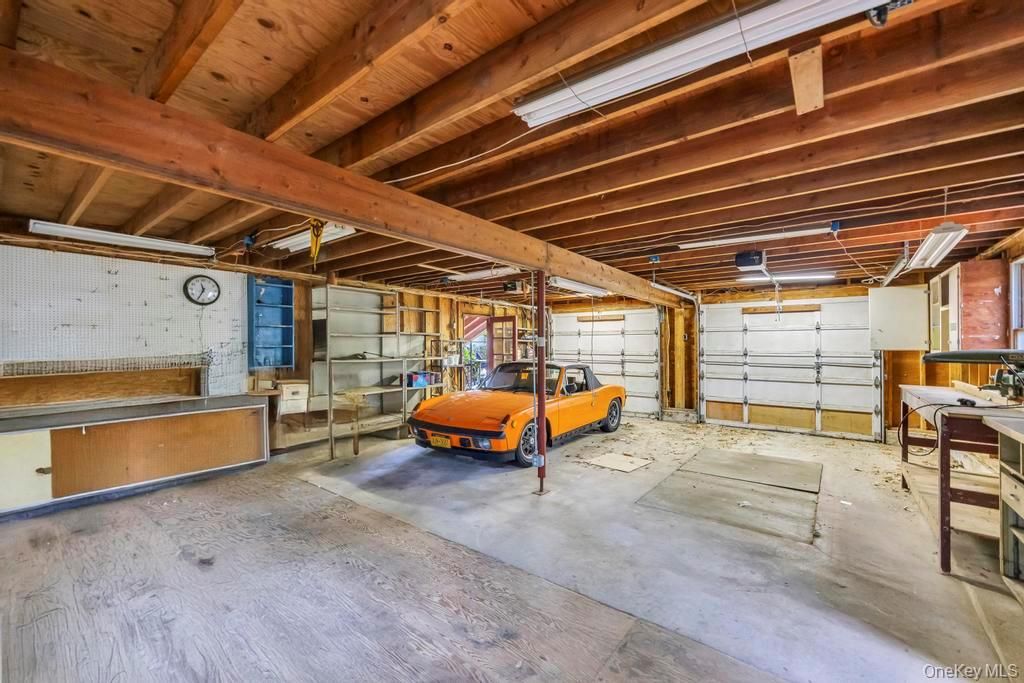 Garage, Interior, Wooden Beams, Wooden Ceilings