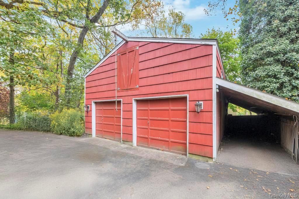 Detached Garage, Exterior