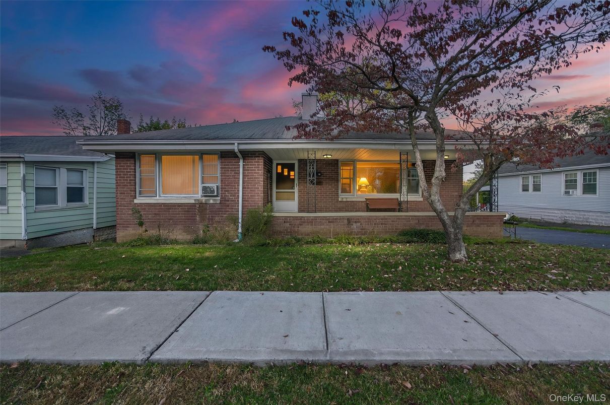 Exterior, Facade, Brick Facade, Ranch