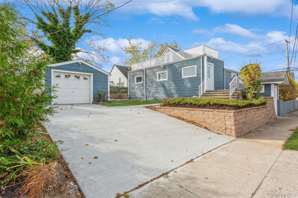 Backyard, Detached Garage, Exterior