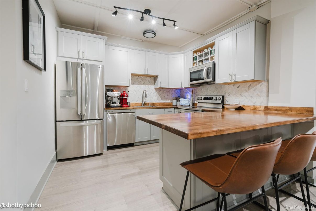 Interior, Kitchen, Stainless Steel Appliances, Wood Texture Flooring