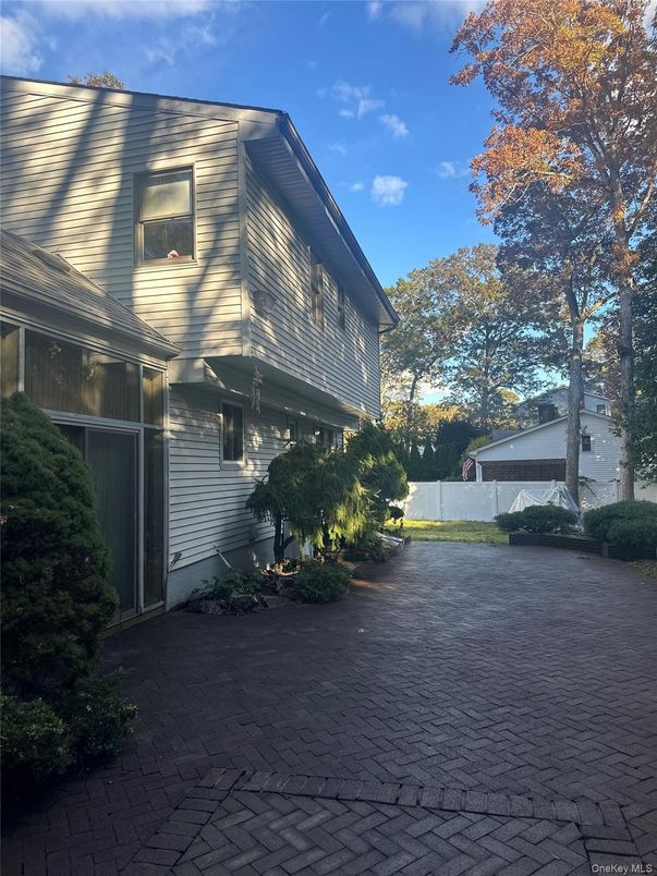 Exterior, Facade, None