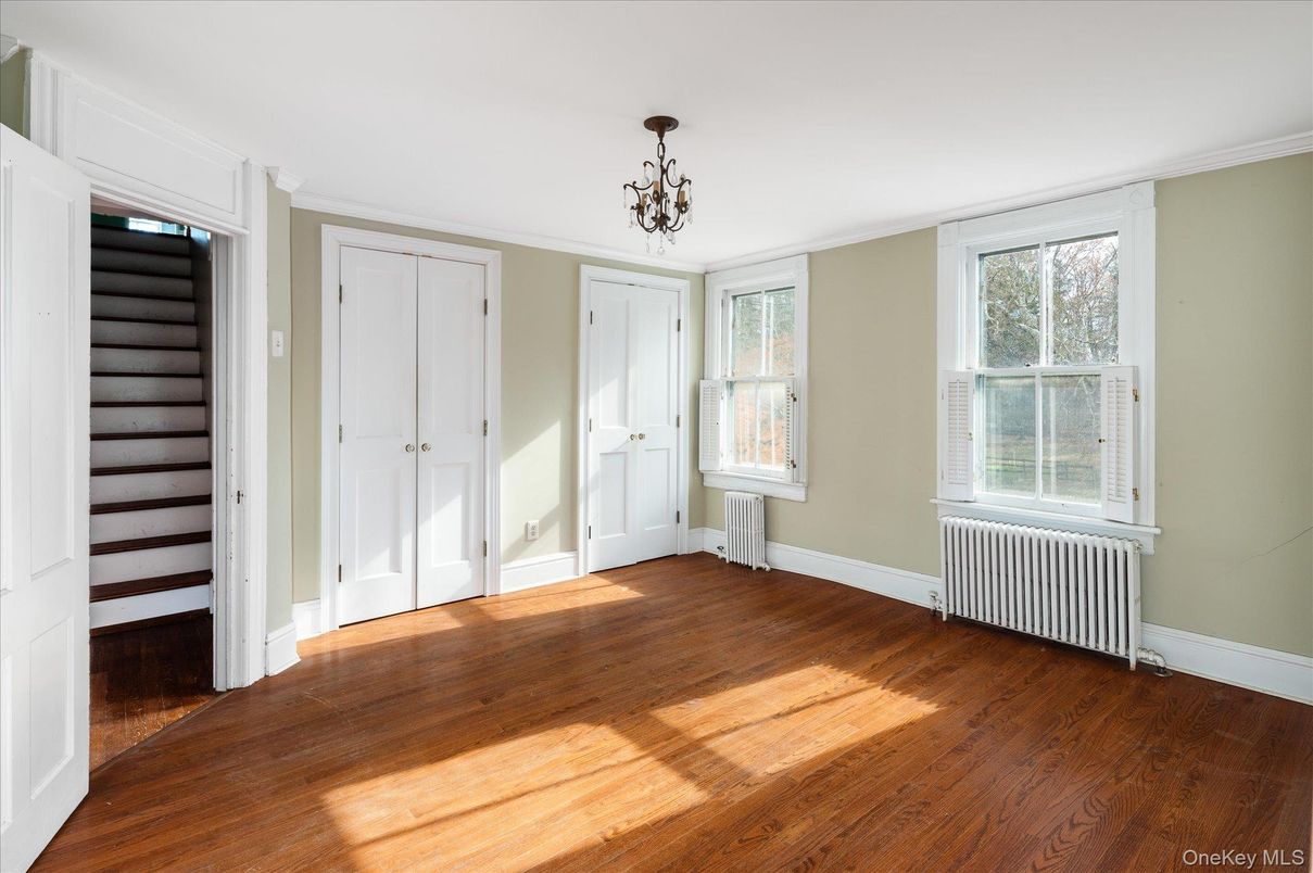 Chandelier, Empty room, Interior, Wood Texture Flooring