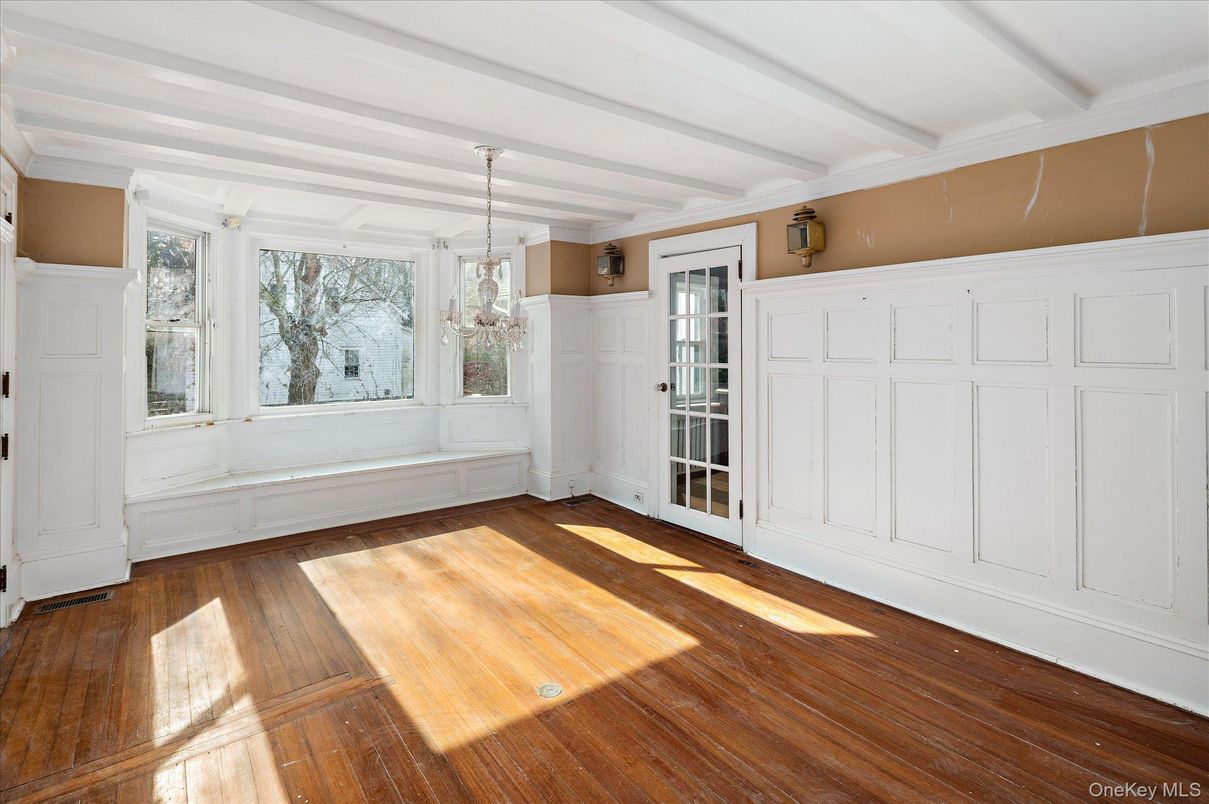 Chandelier, Empty room, Interior, Wood Texture Flooring
