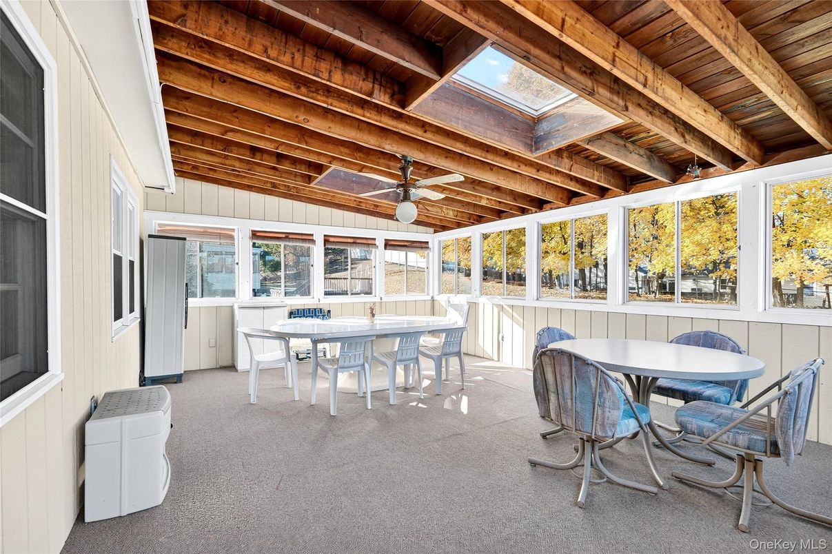 Dining room, Interior, Sun Room, Wooden Beams, Wooden Ceilings