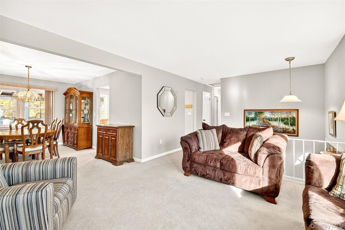Dining room, Interior, Living room, Pendant Lights