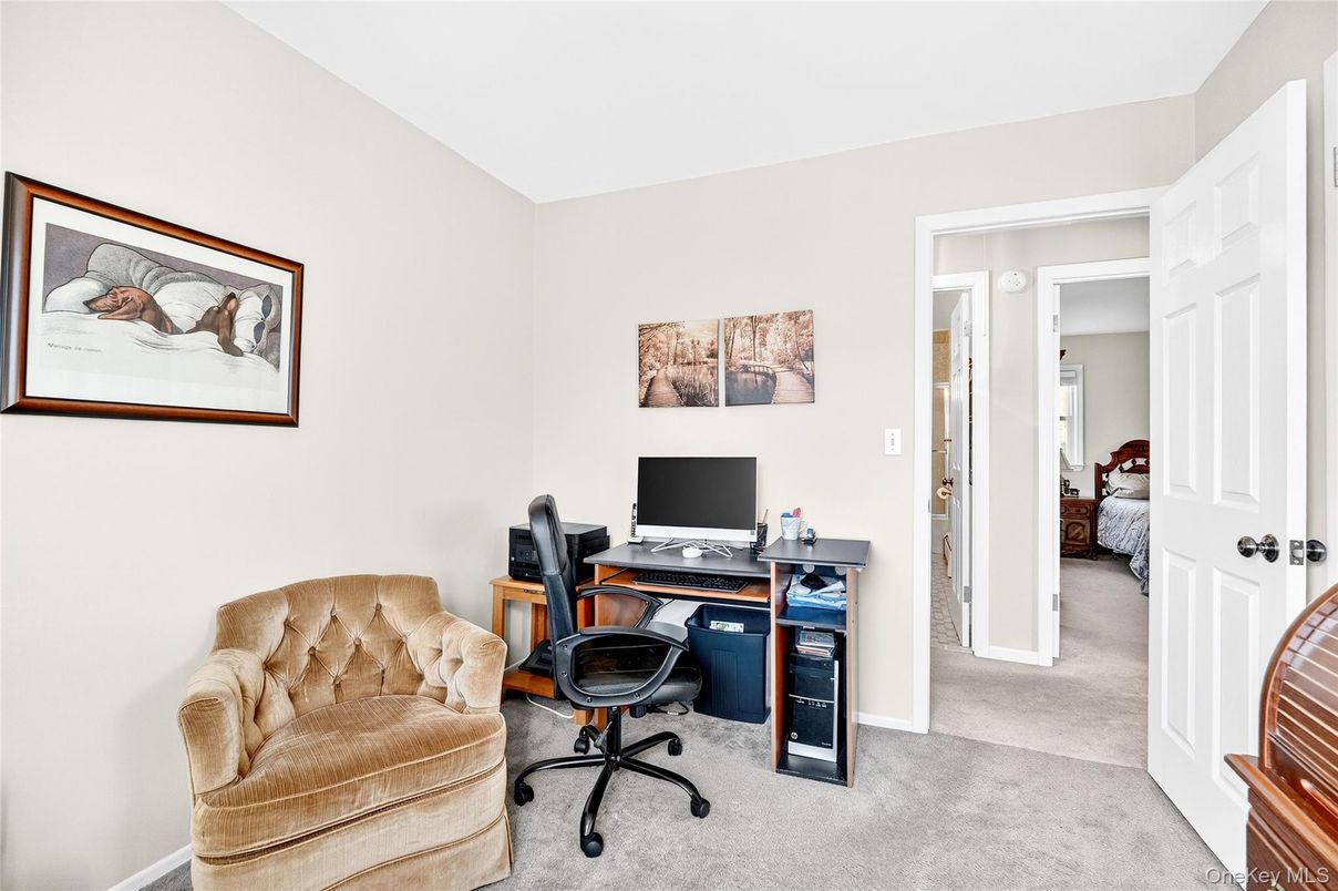 Home Office, Interior