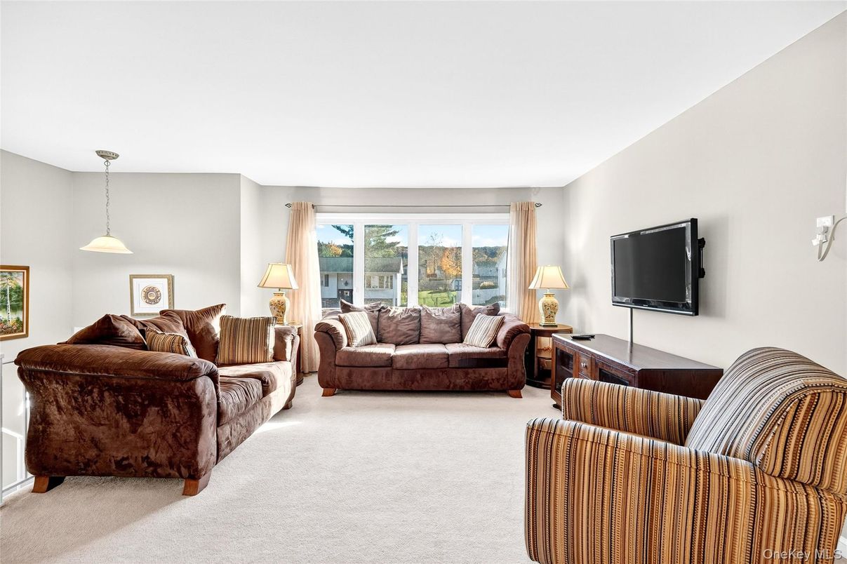 Interior, Living room, Pendant Lights