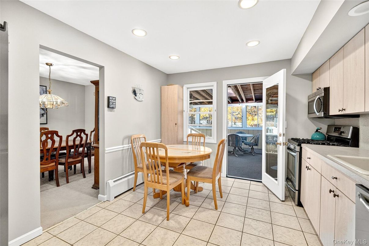 Dining room, Interior, Kitchen, Pendant Lights, Recessed Lighting