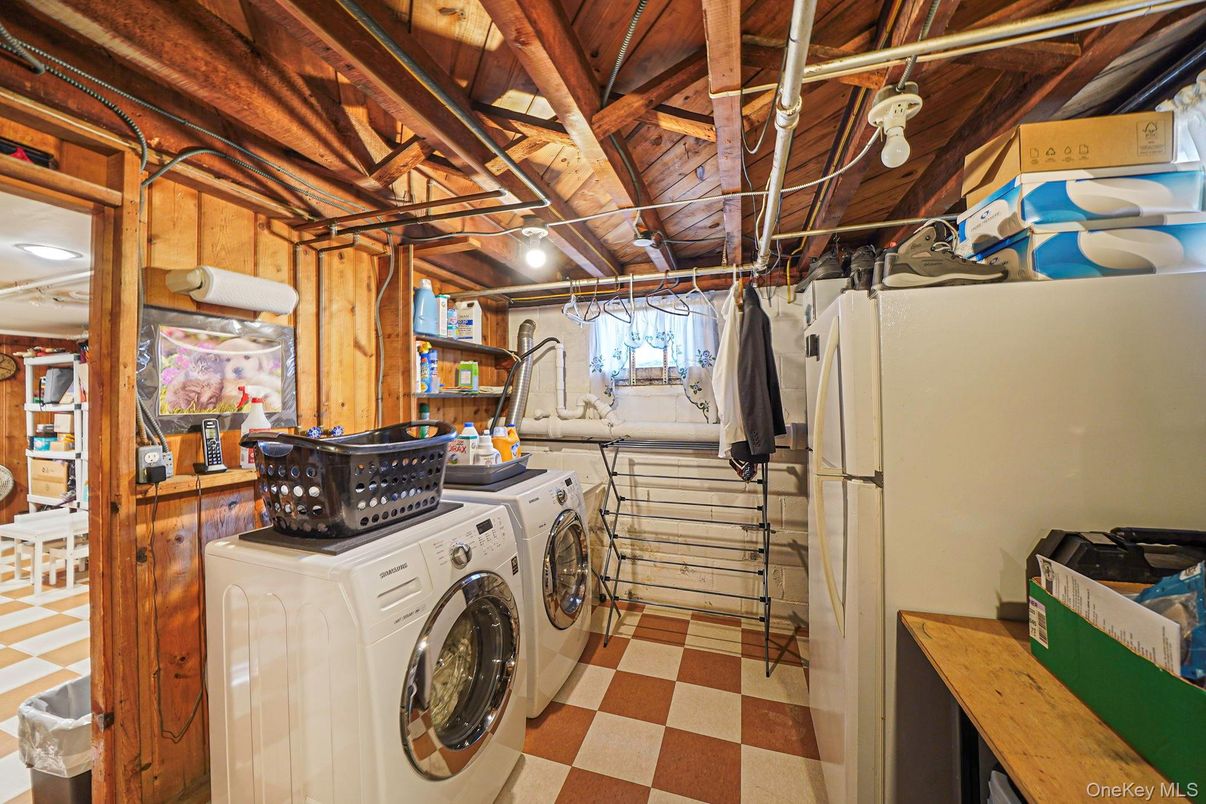 Interior, Washer, Wooden Beams, Wooden Ceilings, Wooden Walls
