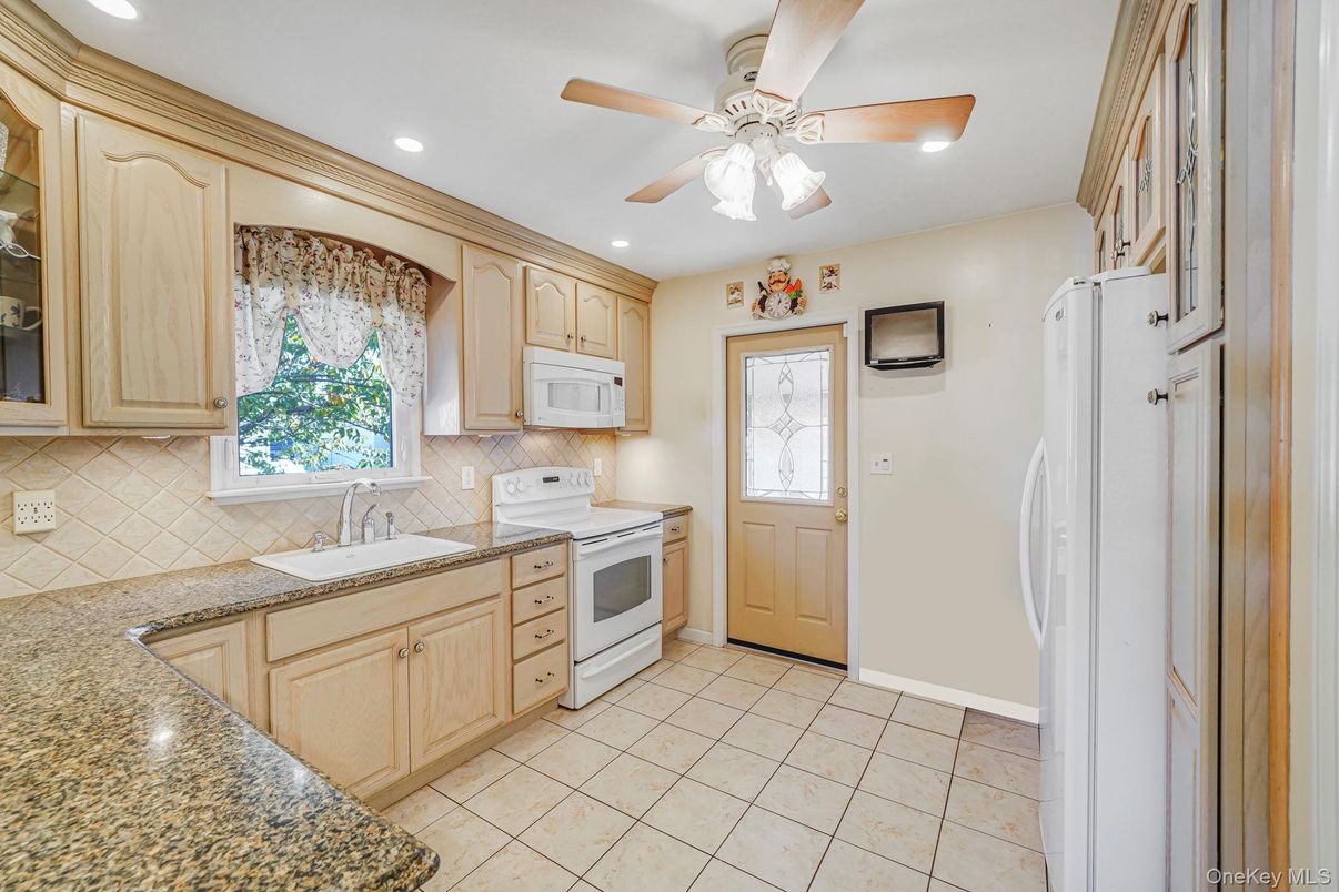 Interior, Kitchen, Recessed Lighting
