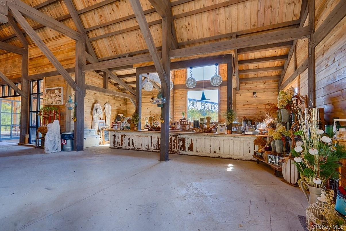 Empty room, Interior, Wooden Beams, Wooden Ceilings, Wooden Walls