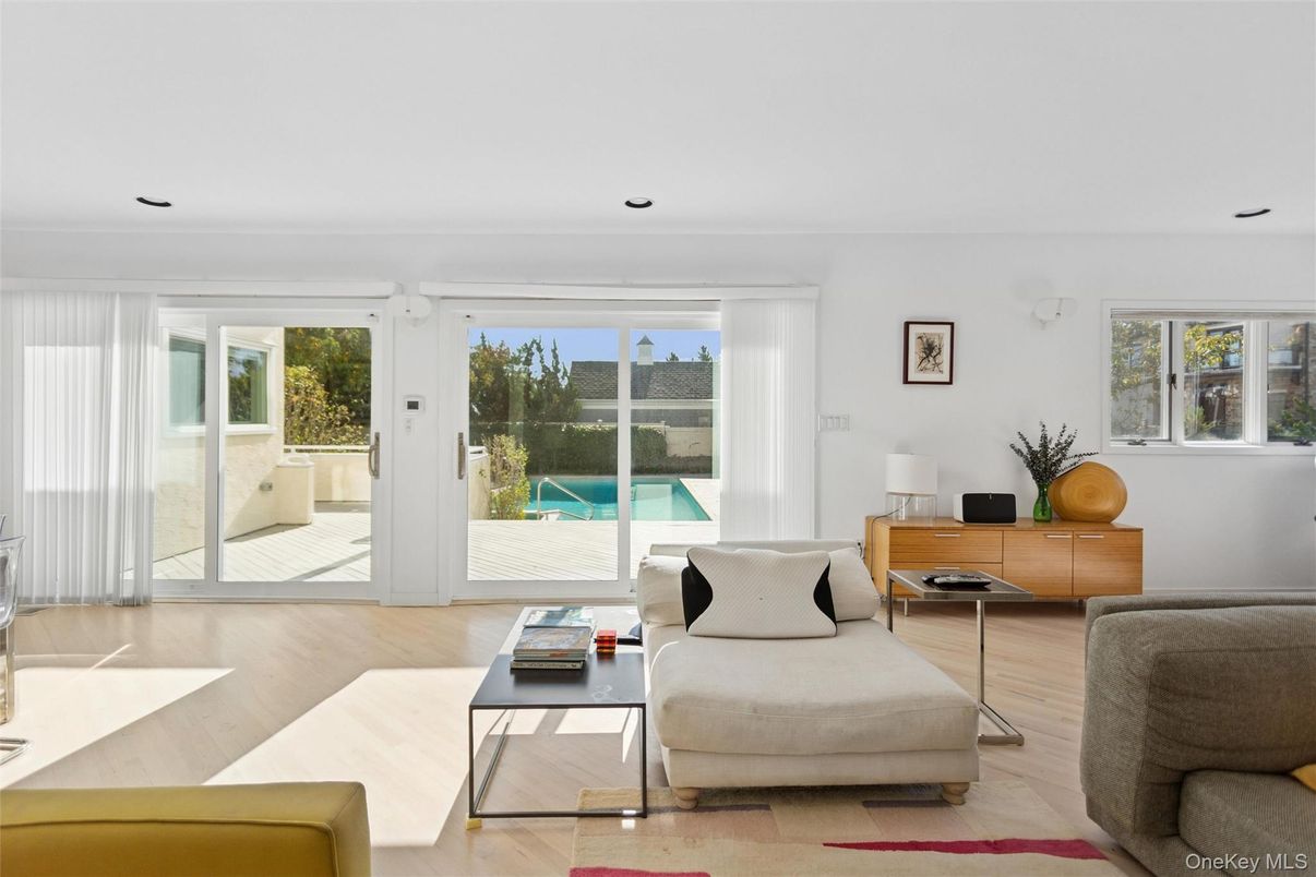 Interior, Living room, Recessed Lighting, Water, Wood Texture Flooring