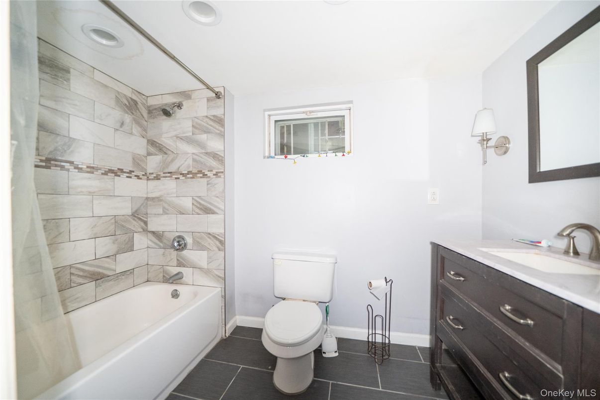 Bathroom, Interior, Marble Walls, Recessed Lighting