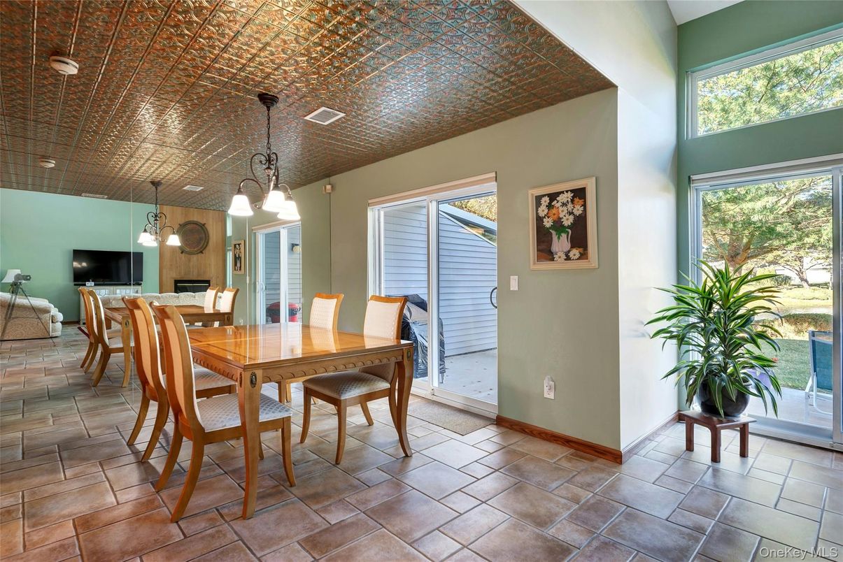 Dining room, Interior, Pendant Lights