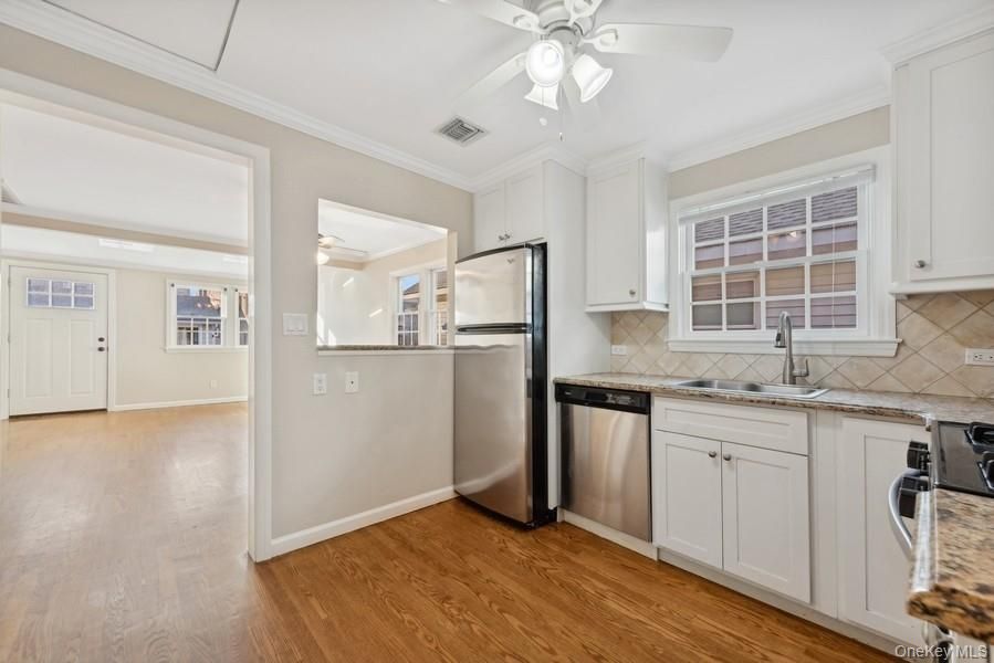 Interior, Kitchen, Stainless Steel Appliances, Wood Texture Flooring