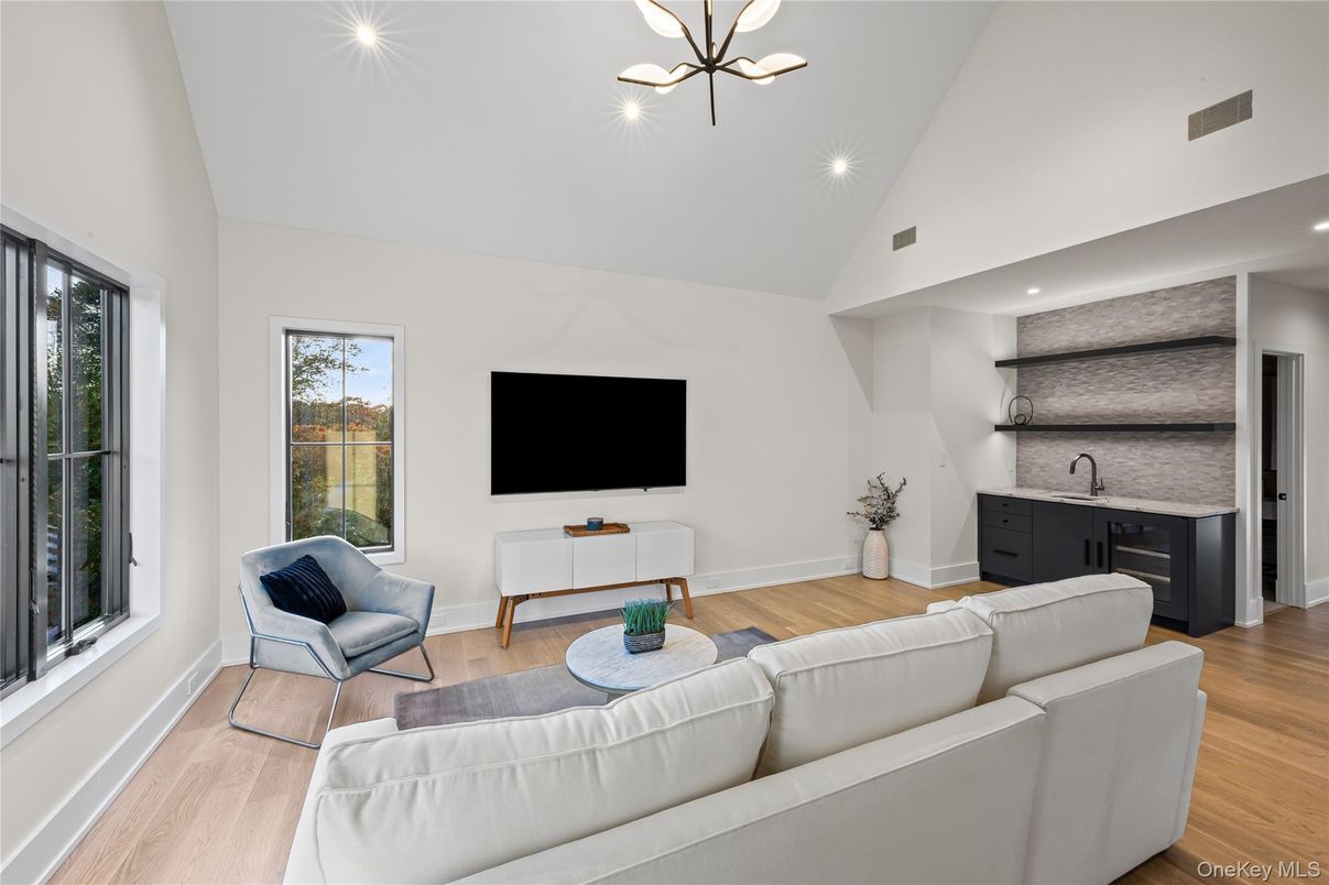Interior, Living room, Pendant Lights, Recessed Lighting, Wood Texture Flooring