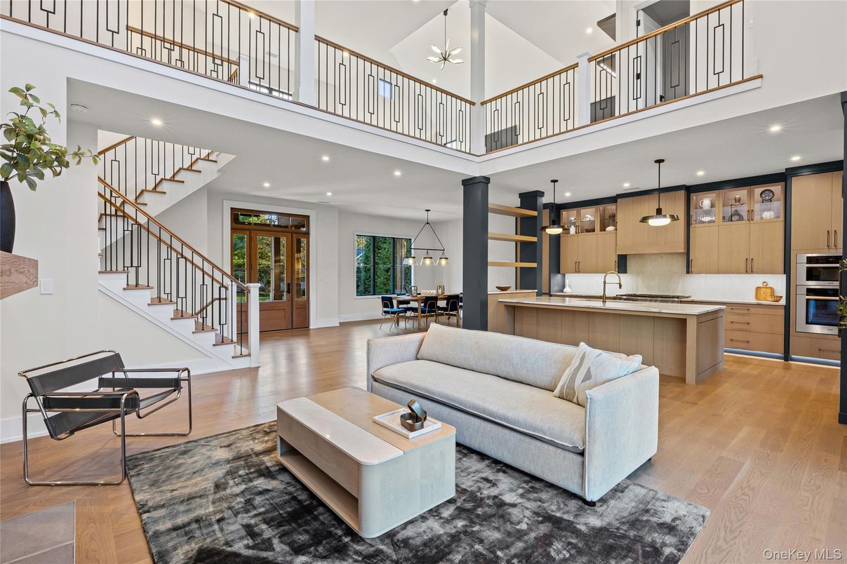 Dining room, Interior, Kitchen, Living room, Pendant Lights, Recessed Lighting, Stainless Steel Appliances, Wood Texture Flooring